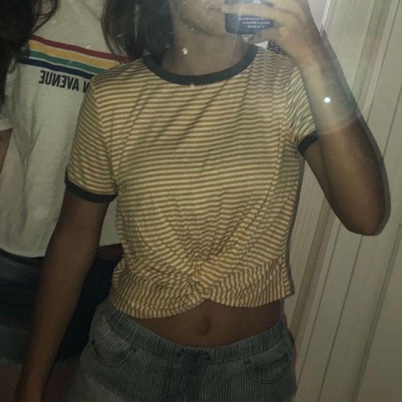 Yellow and Green Striped Gaze Top - Picture 3 of 3